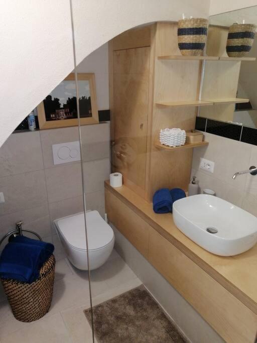 Studio Pietra E Charme Diano San Pietro Екстериор снимка