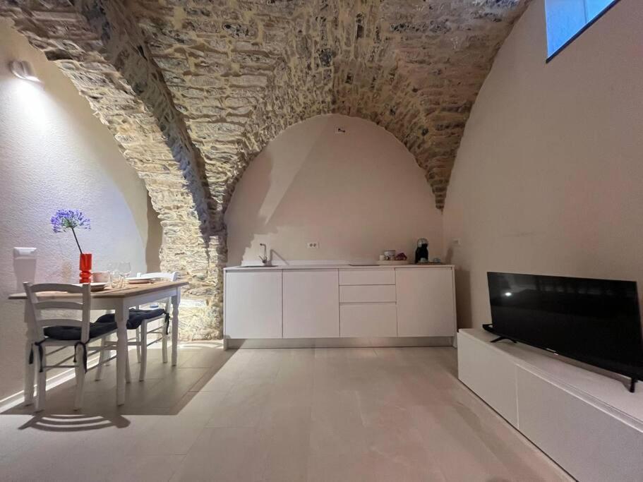 Studio Pietra E Charme Diano San Pietro Екстериор снимка
